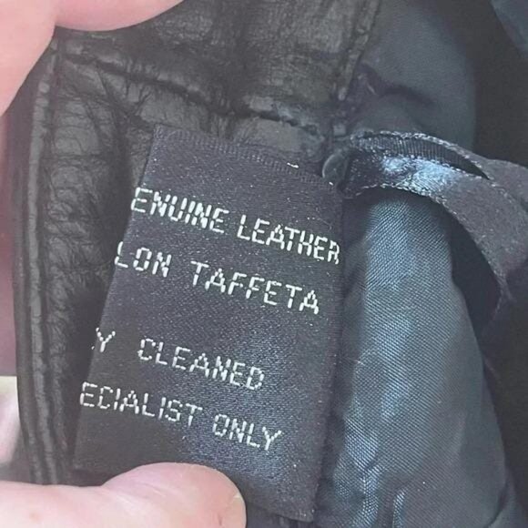 Vintage 1980s d’Linea Lack Leather Skinny Pants – Black Printed Design, Waist 26 - Picture 9 of 10